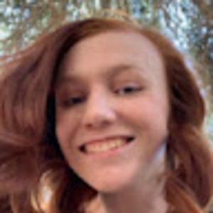 Meet your Posher, Chloe